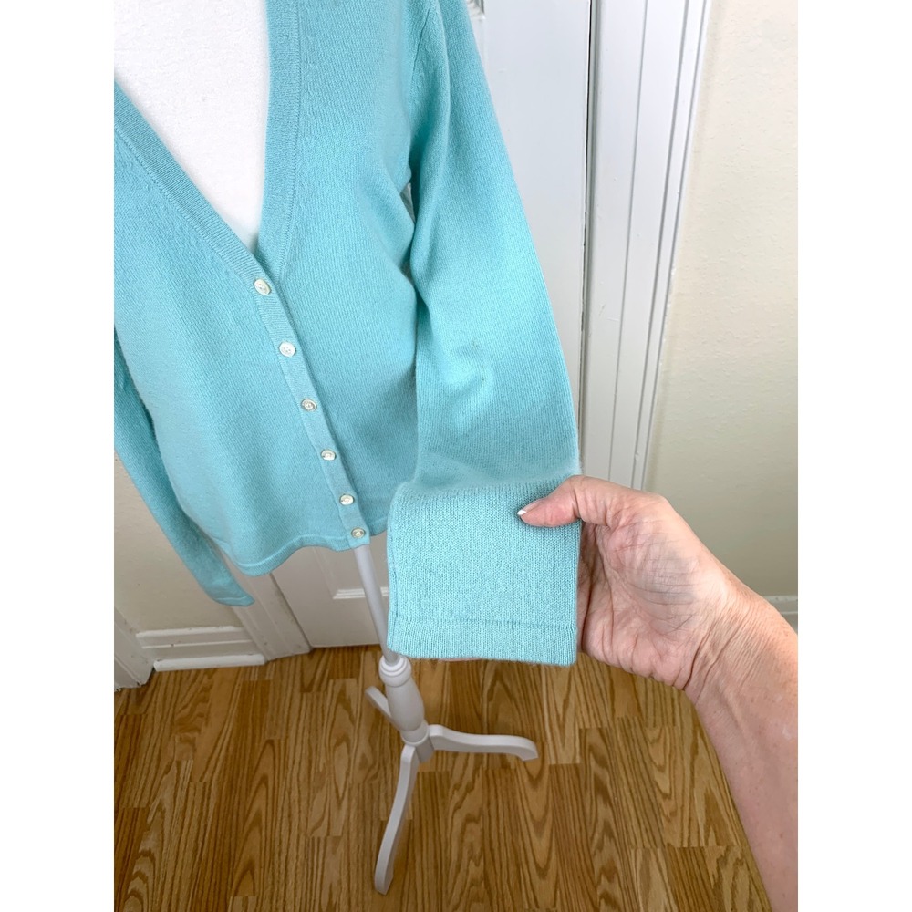 Michael Kors 100% Cashmere V-Neck Cardigan M Pastel Teal Blue Italian Yarn - Picture 13 of 16